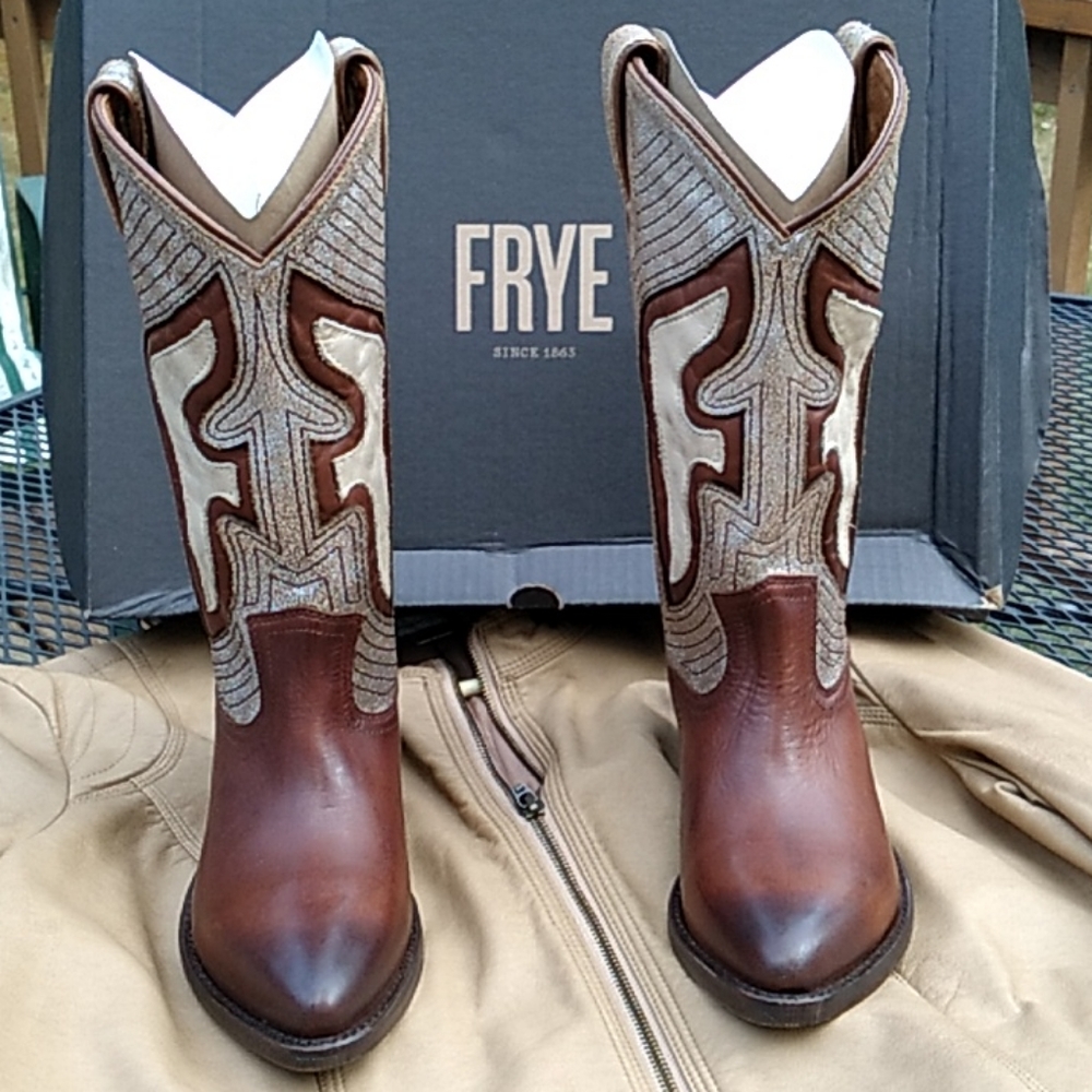 ❤️💐⚡️NIB Women's Frye Billy brown tan boots size 6❤️💐⚡️ - Picture 2 of 16